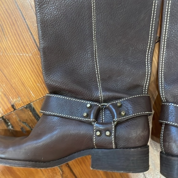 BCBG Maxazria Western Style Brown Leather Boots size 8 - Picture 2 of 12